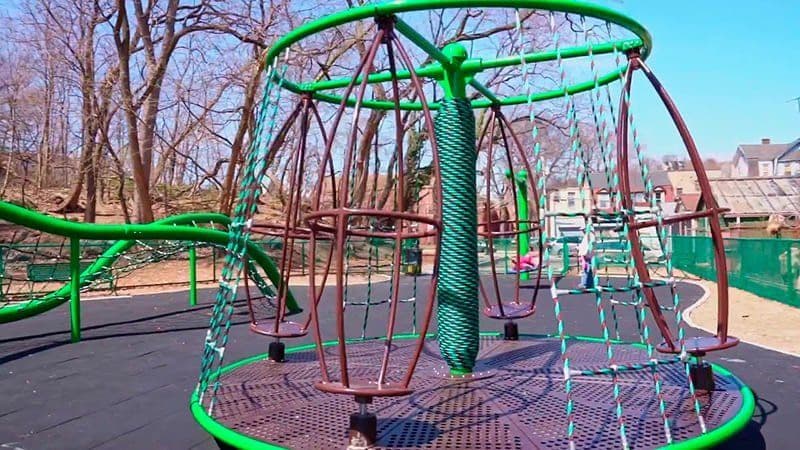 Assessing Risk: How Professionals Design Safe Rope Structures in Playgrounds